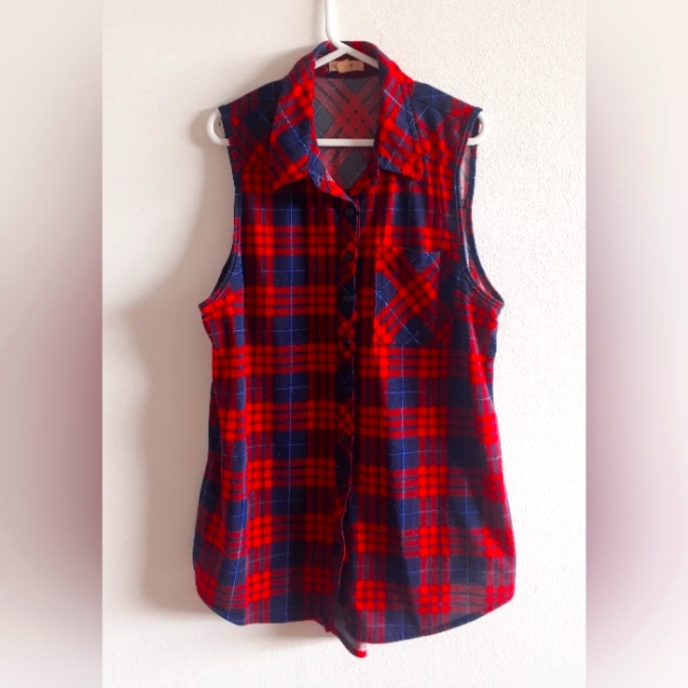 Sleeveless Plaid Button-up Top, fits S-M